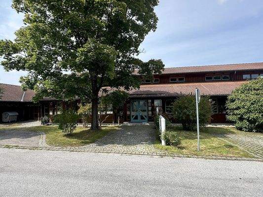 Gebäudeansicht Süd (Eingangsbereich)