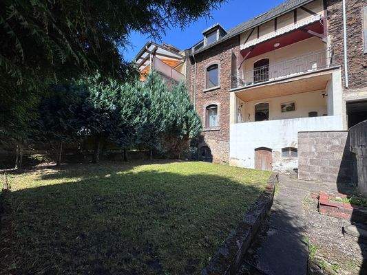 Rückansicht und Garten