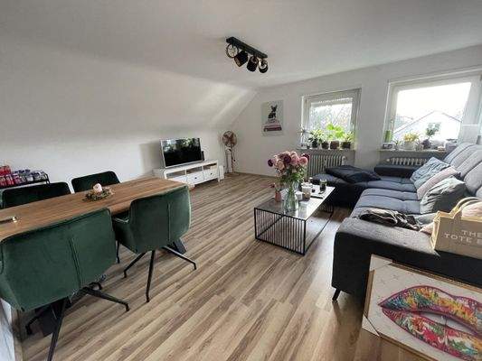 Wohnzimmer DG rechts