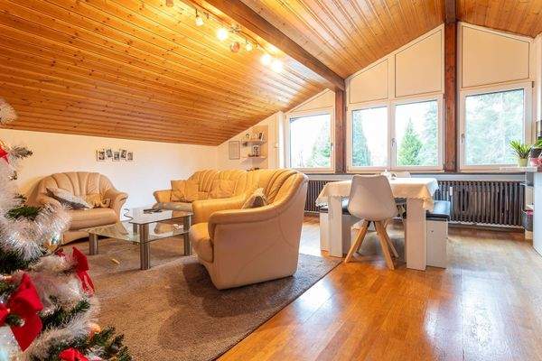 Der Wohn- Essbereich in der DG-Wohnung