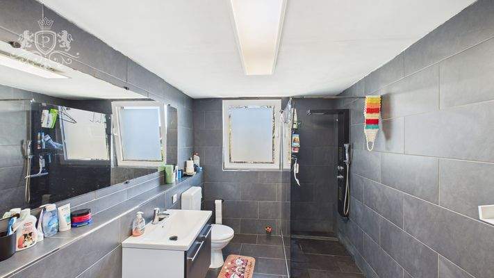 CAM01984G0-PR0457-STILL010