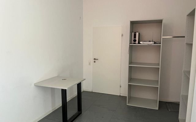 Zimmer mieten günstig in Stuttgart für Zeitwohnen möbliert bei urbanbnb 2.jpeg