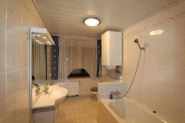 Badezimmer im Obergeschoss 