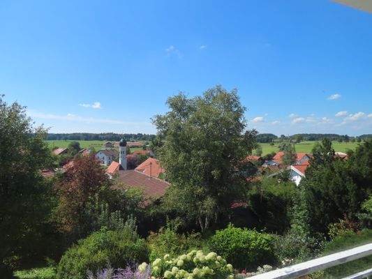 31 Fernblick vom Balkon nach Andechs.JPG