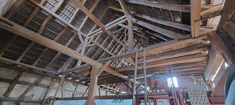 Neuberg-Ravolzhausen Halle, Neuberg-Ravolzhausen Hallenfläche