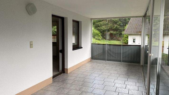 großer Balkon im OG