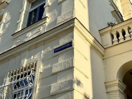 • Ruhige Blumenstraße • 