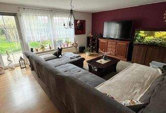 Wohnzimmer mit angrenzender Terrasse