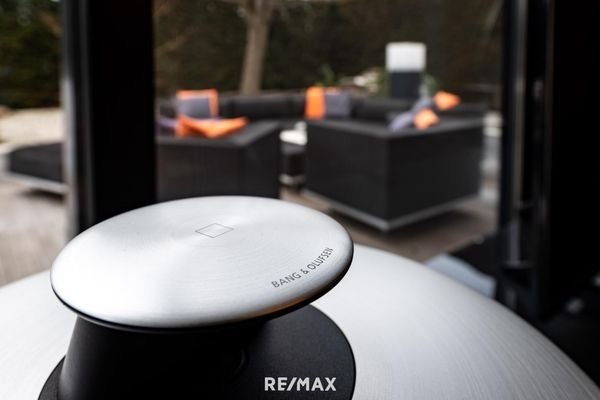 Bang und Olufsen Lausprechersystem in allen Räumen