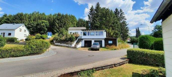 Straßenansicht Vorderseite