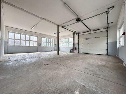 Halle 1 (links): Erster Teil mit ca. 73 m²