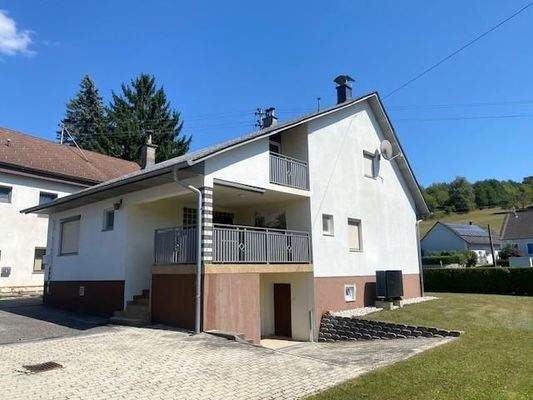 Ansicht seitlich mit Terrasse