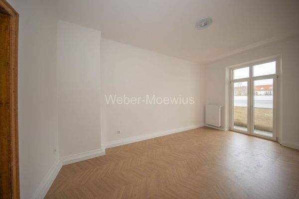 3447 Wohnzimmer 2. OG rechts a