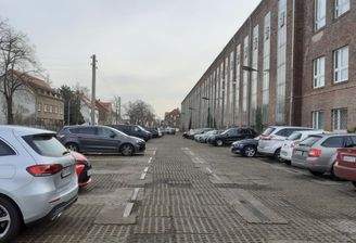 Parkplatz Lagerhalle Köthen.jpg