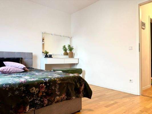 Schlafzimmer (1) 1. OG links