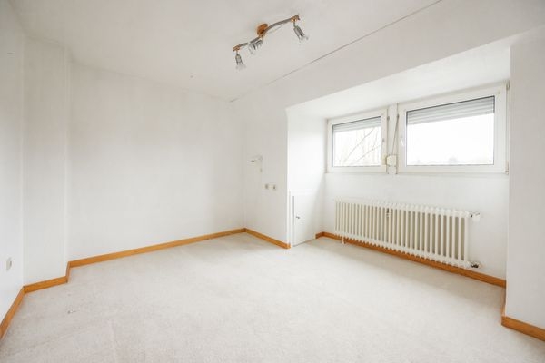 Zweites Schlafzimmer mit Blick auf die ländliche Umgebung