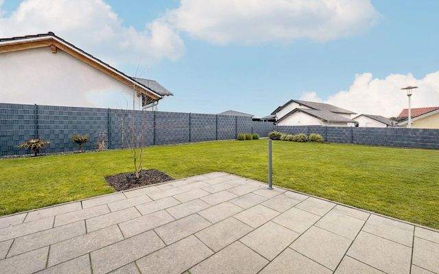 GARTEN (OUTDOORSTAGING)