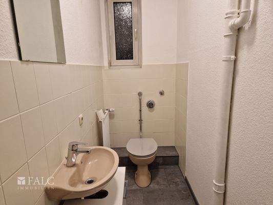 Gäste-WC mit Unterschrank