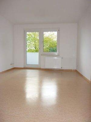 Wohnzimmer mit Balkon