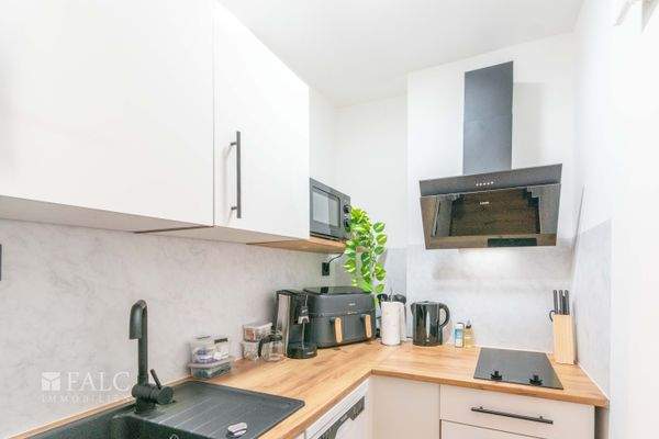 Küche inkl. Spülmaschine und Geräten