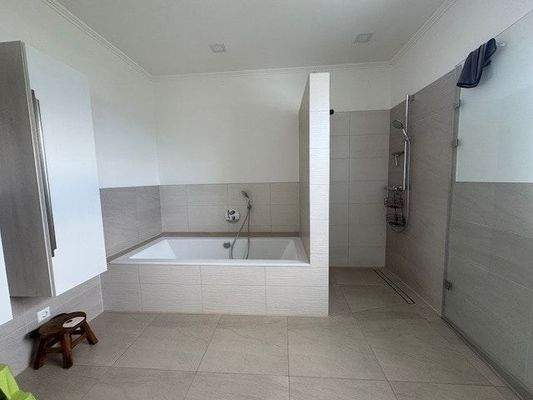 Badezimmer im Obergeschoss