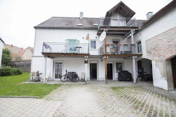 Außenbereich Parkplätze