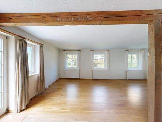 Wohnbereich (ohne Möbel) im Erdgeschoss