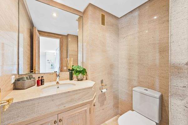 Guest toilet in apartment in Bendinat