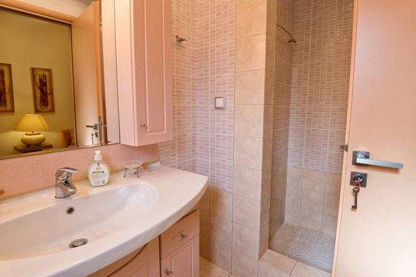 Villa-for-sale-in-Rousospiti-Houses-for-sale-in-Ro