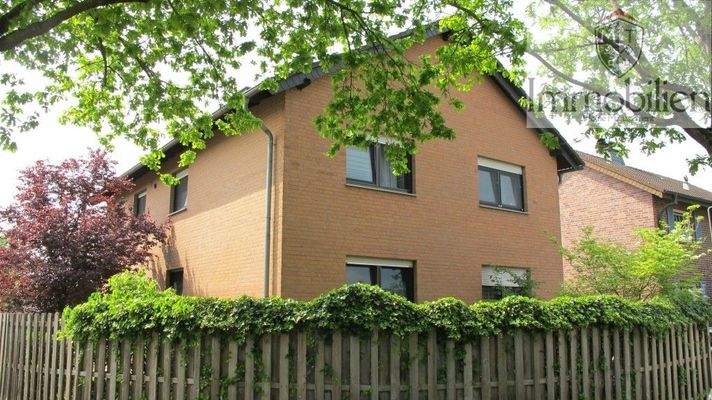 Hausvorder/-seitenansicht