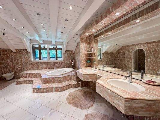 OG: Eltern-Badezimmer