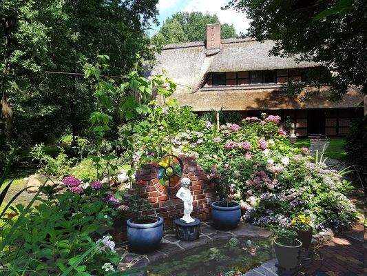 Kleiner Teich im Garten