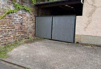 Carport und Stellplatz