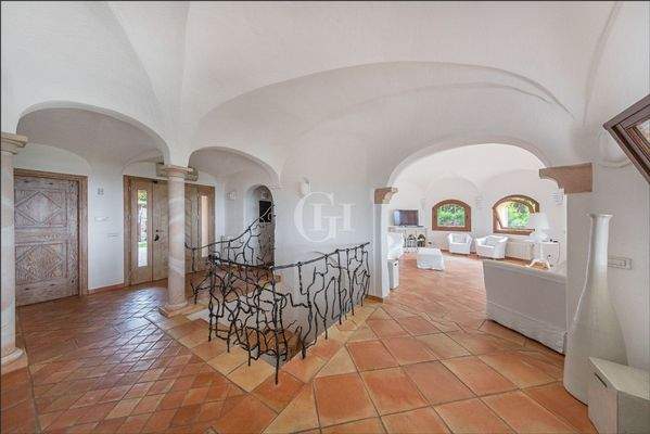 Ingresso con vista soggiorno