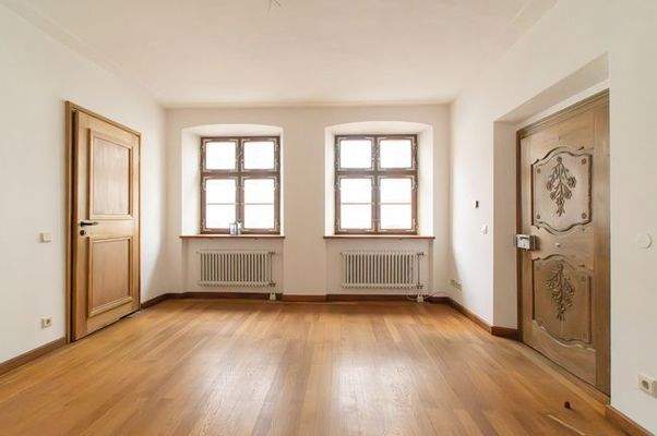 Durchgangszimmer zum Wohnzimmer