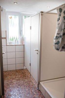 Schulungsräume_WC:Dusche