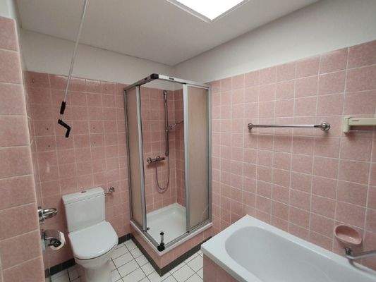 Badzimmer mit Oberlicht