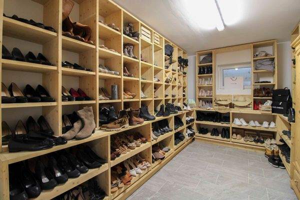 Begehbares Schuhzimmer UG