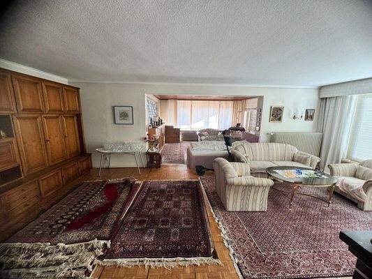 Wohnzimmer u. Wintergarten (EG)