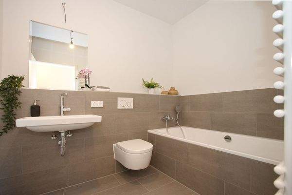 Beispielbild - Markenbad mit hochwertiger Ausstattung