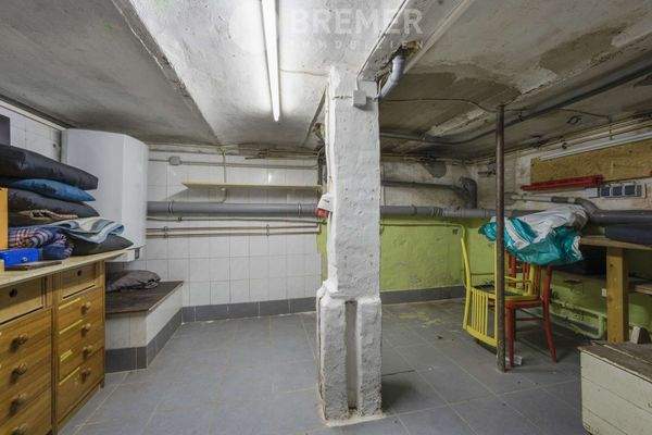 E G rechts, Kellerraum 