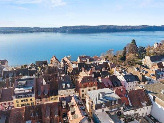 In der 2. Reihe zum See gelegen