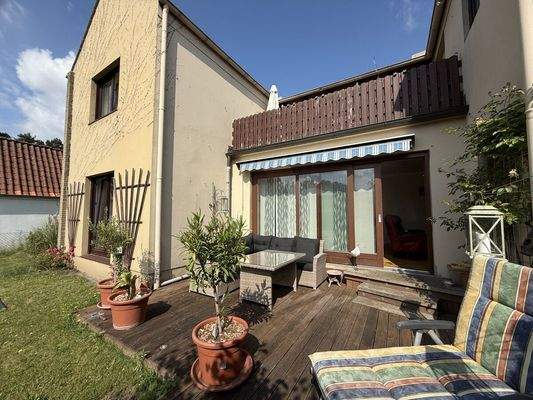 großzügige Terrasse...