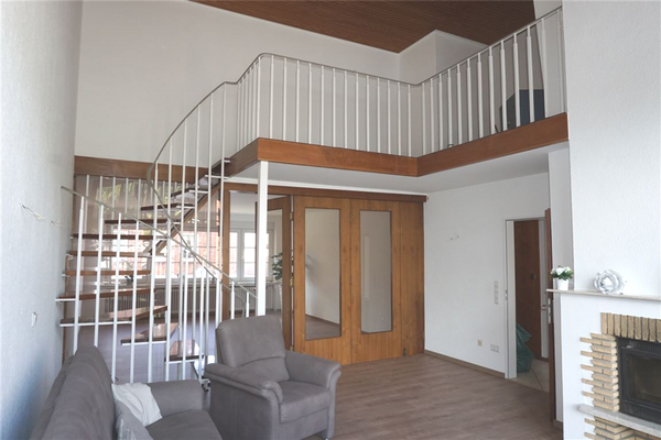 Wohnzimmer mit Empore