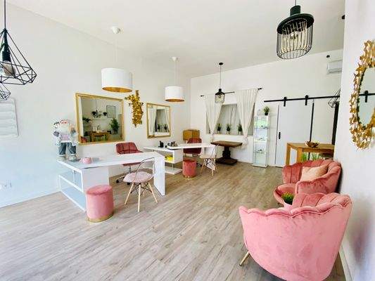 Studio-Bolzano-Bozen-Hauptstadt-Geschäfte-