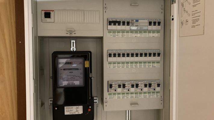 KG: Sicherungskasten