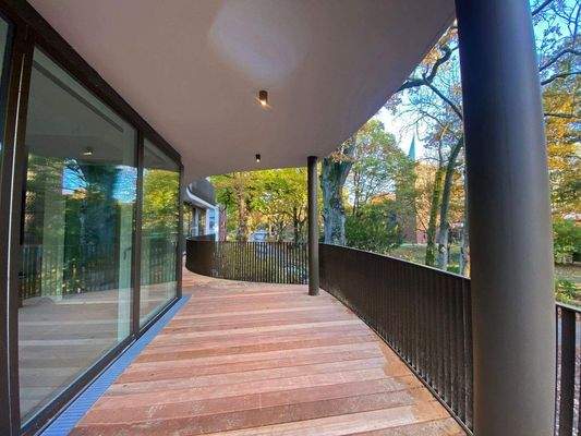 Balkon mit Bangkirai belegt