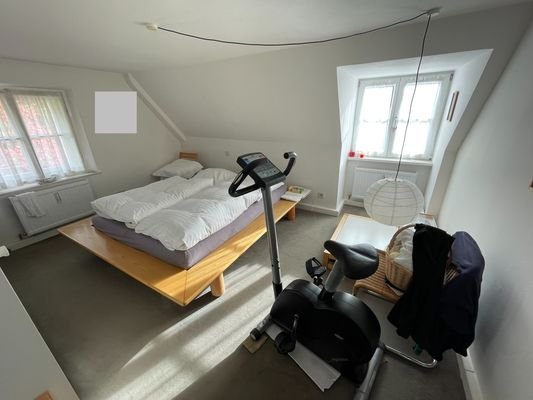 Schlafzimmer 1