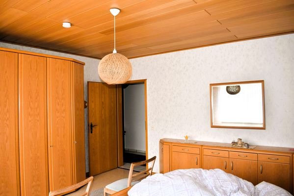 Schlafzimmer 1