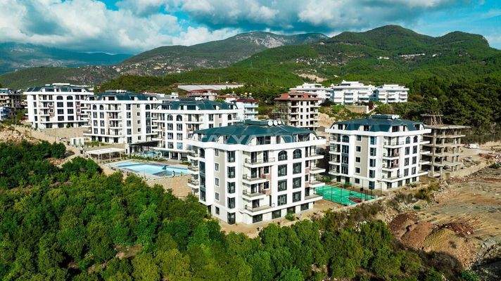 Investment Real Estate in an Elevated Position of Alanya Oba
